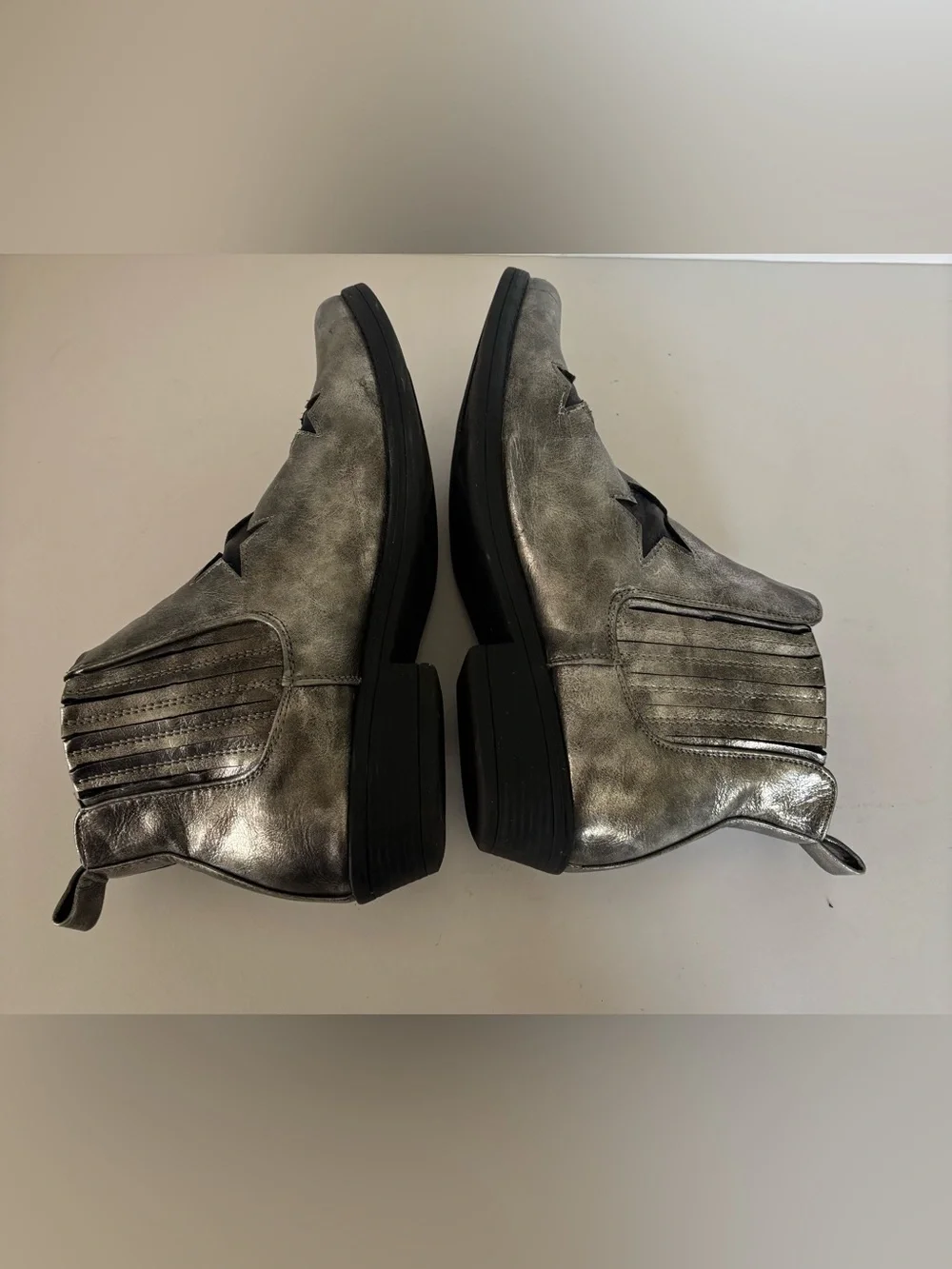 Seven7 Silver Metallic Star Accent Men’s Chukka Boots